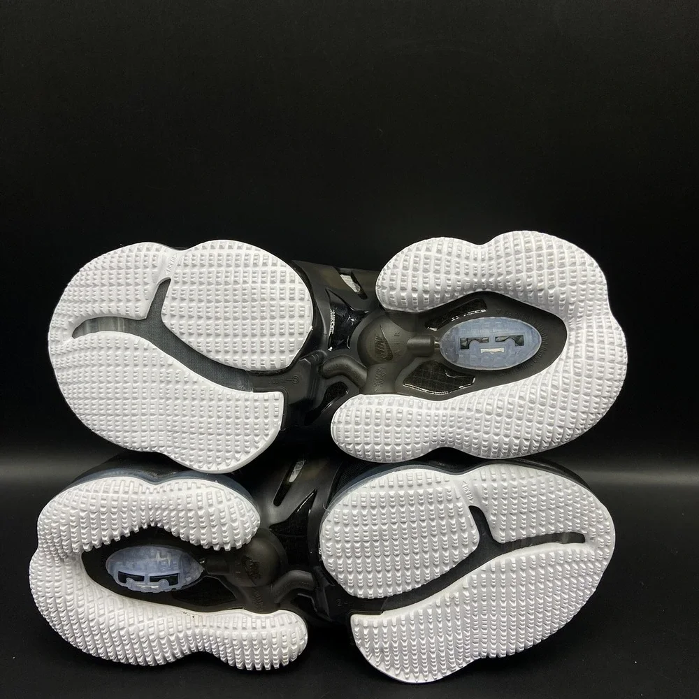 Nike Lebron XIX 19 Royalty White Metallic Gold Black Mens CZ0203-100 sz 4 no box